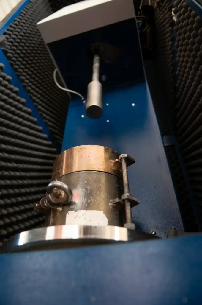 Laboratorio realizando ensayos